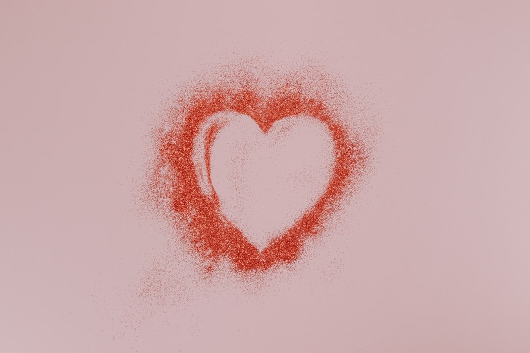 Heart outline made of glitter